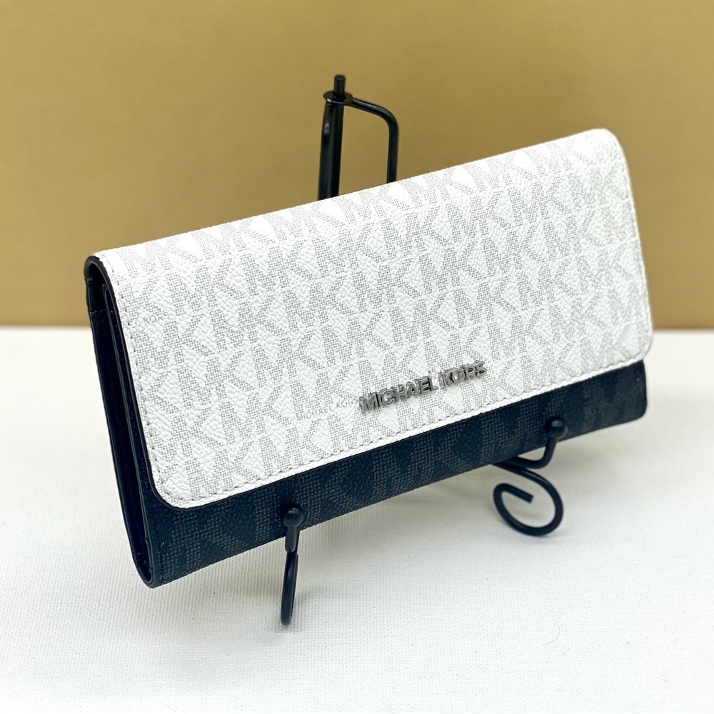Michael Kors Jet Set Large Signature Logo TriFold Wallet